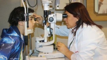 Telefon, tablet kullanımı hastalığı tetikliyor g&ouml;rme kaybına kadar yol a&ccedil;abiliyor