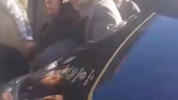 Tıka basa dolu minib&uuml;ste facia: Yaşlı kadın yola d&uuml;şt&uuml;!