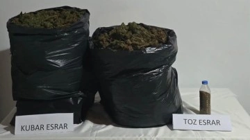 Toprağa gömülü halde 12 kilo 250 gram uyuşturucu çıktı