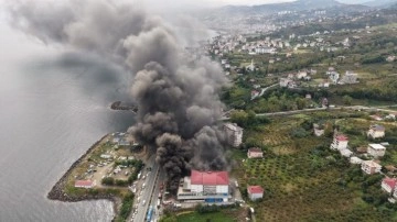 Trabzon'da AVM'de yangın! Dumanlar gökyüzünü kapladı