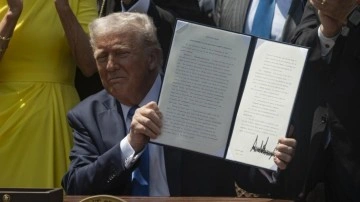 Trump kararnameye imza attı: Ülkemize dini geri getiriyoruz