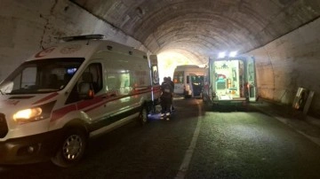 Tunceli’de tünelde iki araç kafa kafaya çarpıştı: 8 yaralı