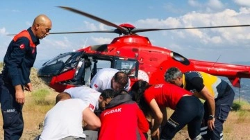 Tunceli'de ayak bileği kırılan kişi i&ccedil;in ambulans helikopter kalktı