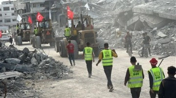 Türk bayraklarıyla Gazze'ye girdiler! Çalışmalar başladı
