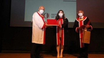 T&uuml;rkiye'de ilk kez diplomalar blockchain altyapısı kullanan "NFT"ler ile dağıtıldı