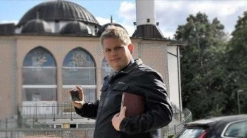 T&uuml;rkiye'nin Stockholm B&uuml;y&uuml;kel&ccedil;iliği &ouml;n&uuml;nde Kur'an-ı Kerim yakma iznine sert tepki