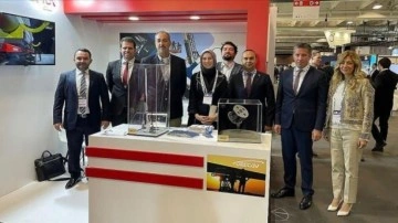 T&uuml;rkiye'nin uzay ve havacılık alanlarındaki &ccedil;alışmaları Fransa'da tanıtıldı