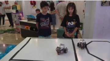 Tuzla Belediyesi'nin &uuml;cretsiz kodlama dersiyle onlarca &ccedil;ocuk kendi robotunu kodladı
