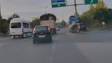 Tuzla’da kaza: Şerit değiştirirken bariyerlere girdi