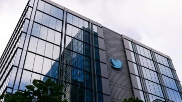 Twitter, borcunu &ouml;demediği i&ccedil;in yine davalık oldu!