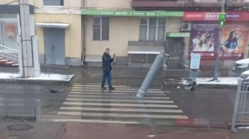 Ukrayna halkı zor g&uuml;nlerden ge&ccedil;iyor! Kiev'de patlamayan Rus f&uuml;zesi paniği