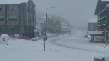 Uludağ’da kar kalınlığı 5 santimetreye ulaştı