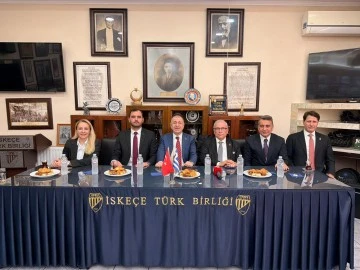 &Uuml;mit &Ouml;zdağ, İske&ccedil;e T&uuml;rk Birliği&rsquo;ni ziyareti esnasında basın mensuplarına a&ccedil;ıklamalarda bulundu.