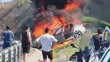 Ümraniye'de kaza yapan otomobil alevlere teslim oldu