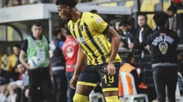Üniversite için geldi futbolcu oldu: Avrupa'da helikopterle sahaya indi