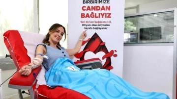Ünlü isimler Kızılay’a kan verdi, Türkiye’ye çağrıda bulundu