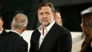 &Uuml;nl&uuml; oyuncu Russell Crowe, hayranlarına seslendi: T&uuml;rkiye'ye gitmek i&ccedil;in plan yapın