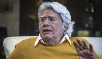 &Uuml;nl&uuml; sanat&ccedil;ı C&uuml;neyt Arkın'dan eşcinsellik &ccedil;ıkışı!