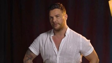 &Uuml;nl&uuml; sanat&ccedil;ı Sinan Ak&ccedil;ıl'dan Melek Mosso ve Merve Dizdar'a tepki!