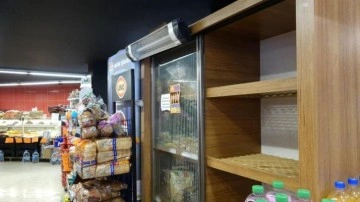 Van'da market ve bakkalların ekmek dolapları boş kaldı