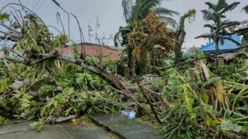 Vietnam diken üstünde! Tayfun nedenli 250 bin tahliye!