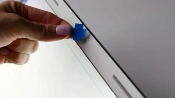 Webcam'e bant yapıştırmaya son! Windows kamera ve mikrofon kullanan uygulamayı g&ouml;sterecek