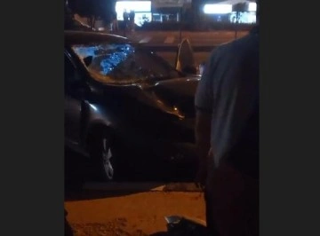 Yalova'da yolun karşısına ge&ccedil;meye &ccedil;alışan vatandaşa araba &ccedil;arptı