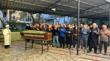 Yangında 30 kedisiyle ölen kadının cenazesi defnedildi