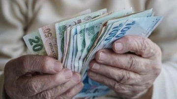 Yapmayanın emekli maaşları %5 düşüyor! Uymayanlar parasını kaybediyor