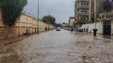 Yemen'de sel bilançosu! 5'i çocuk 7 ölü!