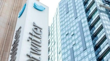 Yeni logosu 'X' olmuştu... Polisler Twitter tabelasının indirilmesine izin vermedi!