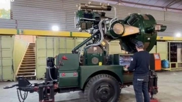 Yeni silahlarını b&ouml;yle tanıttı: T&uuml;rkiye&rsquo;nin t&uuml;m teknolojisini kullanışsız hale getiriyoruz