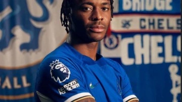 Yıldız futbolcu ailesiyle birlikteyken evinde saldırıya uğradı