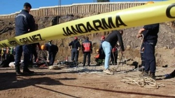 Yol yapımı sırasında kuyuya düştü!