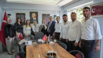 Yönetimi kadınlar devraldı, erkeklerin girişi yasaklandı: Jandarma barikat kurdu!