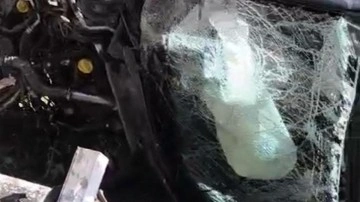 Yüksekova'da otomobil dereye uçtu: 4 yaralı
