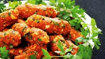 Yumurtalı k&ouml;fte nasıl yapılır? Yumurtalı k&ouml;fte tarifi ve p&uuml;f noktaları...
