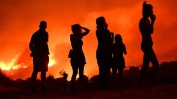 Yunanistan'da da yangın faciası: 1 kişi öldü