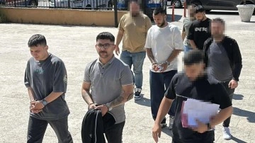 Yurt dışına kaçmaya çalışan 3 FETÖ'cü ile 4 organizatör tutuklandı