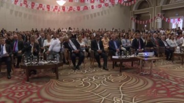 Zafer Partisi Genel Başkanı &Ouml;zdağ, partisinin İzmir il kongresine katıldı