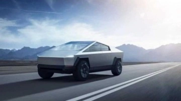 Zamanın &ouml;tesinde gibi... İlk Tesla Cybertruck &uuml;retim bandından indi!