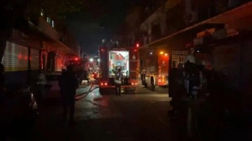Zeytinburnu'nda sanayi sitesinde yangın