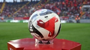 Zirvede fark kapanıyor! Dev derbi öncesi Süper Lig'de son durum